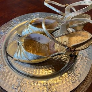 AIRSTEP vintage inspired made in USA gold pumps